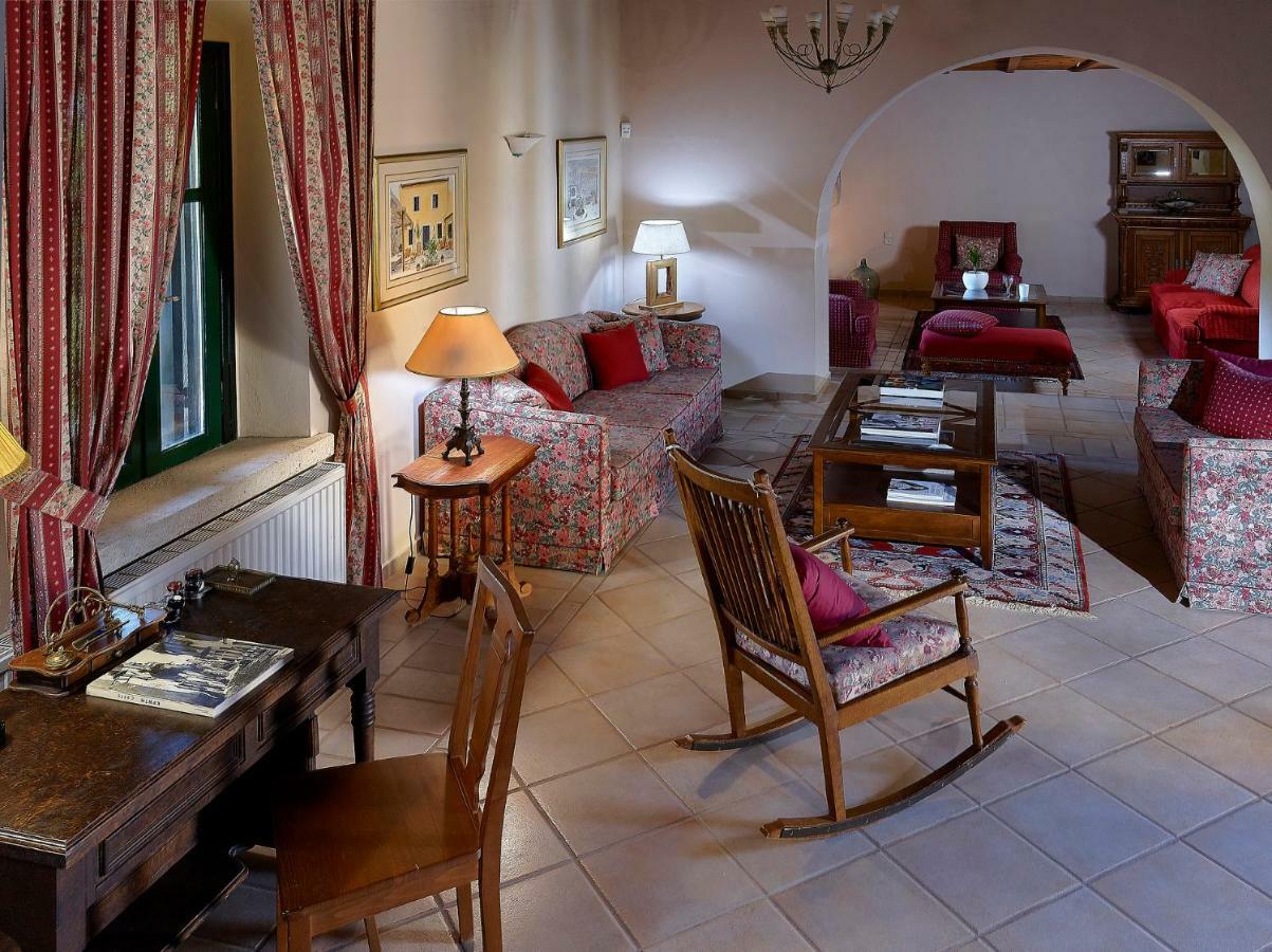 Castello Villa Daphnes - Private Pool & Whirlpool Dhafnes Bagian luar foto