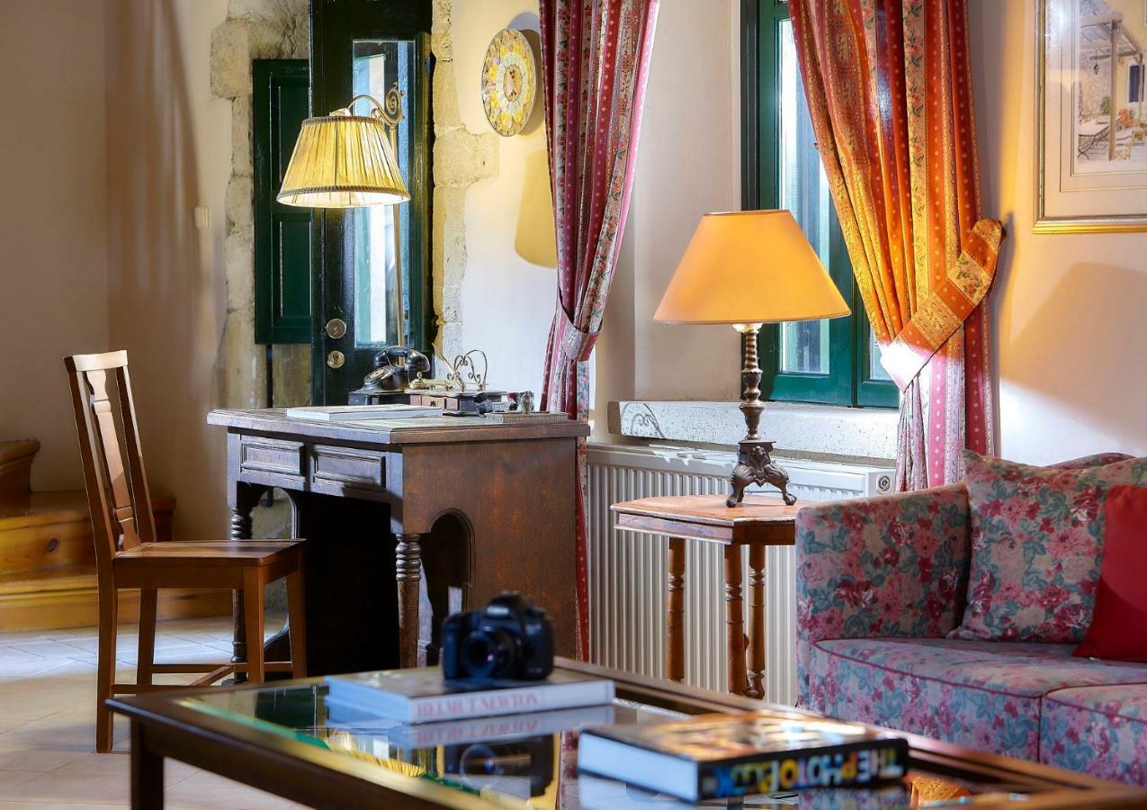 Castello Villa Daphnes - Private Pool & Whirlpool Dhafnes Bagian luar foto