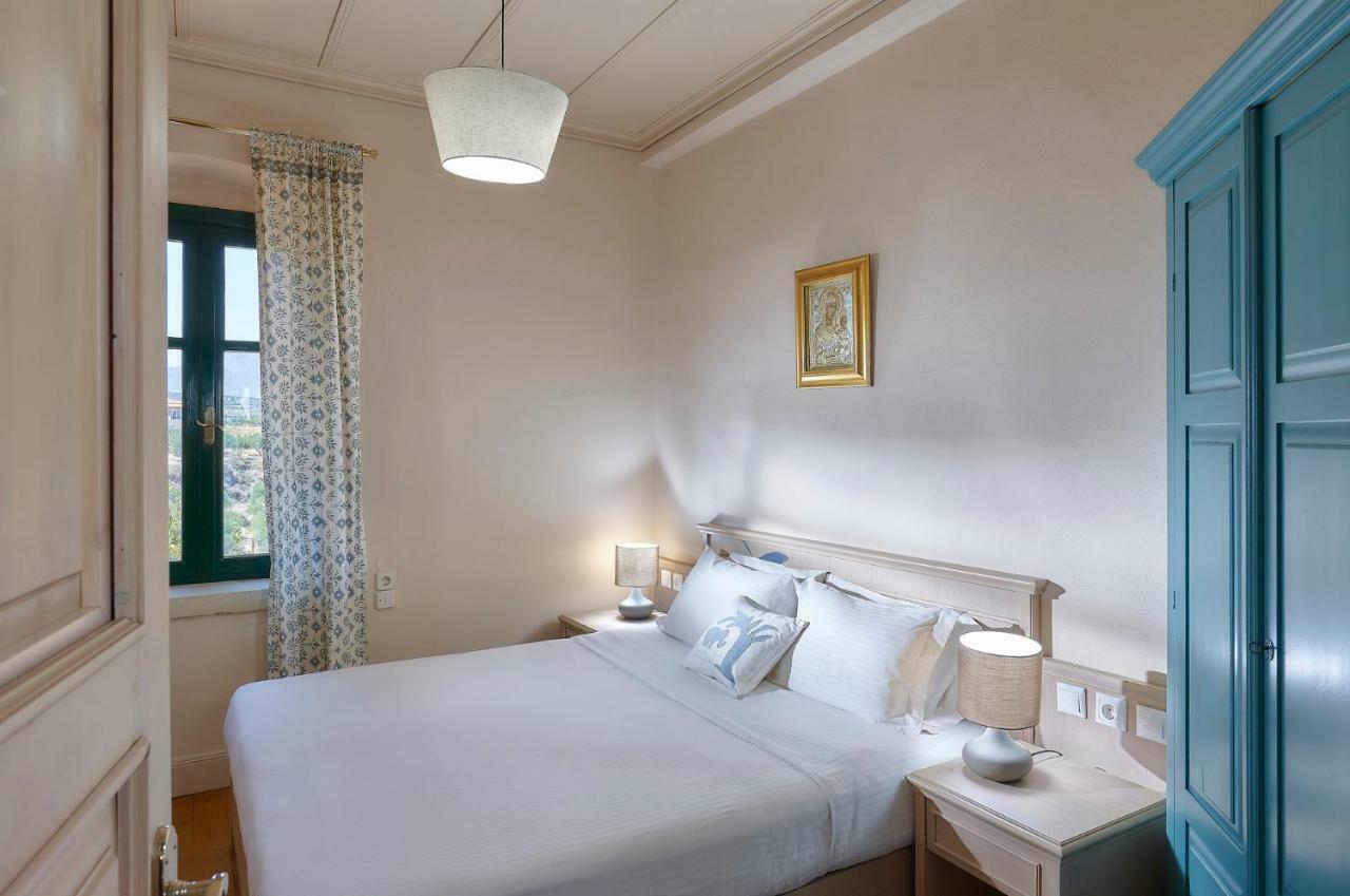 Castello Villa Daphnes - Private Pool & Whirlpool Dhafnes Bagian luar foto