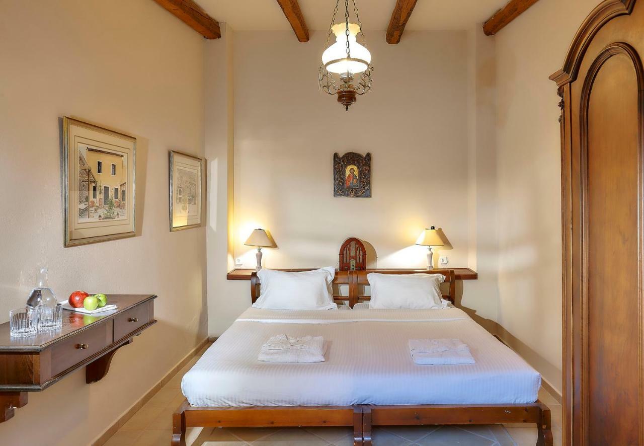 Castello Villa Daphnes - Private Pool & Whirlpool Dhafnes Bagian luar foto
