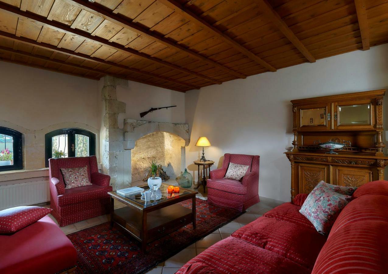 Castello Villa Daphnes - Private Pool & Whirlpool Dhafnes Bagian luar foto