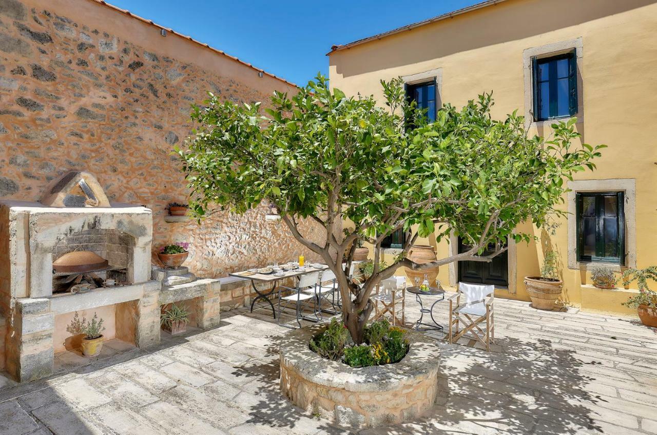 Castello Villa Daphnes - Private Pool & Whirlpool Dhafnes Bagian luar foto