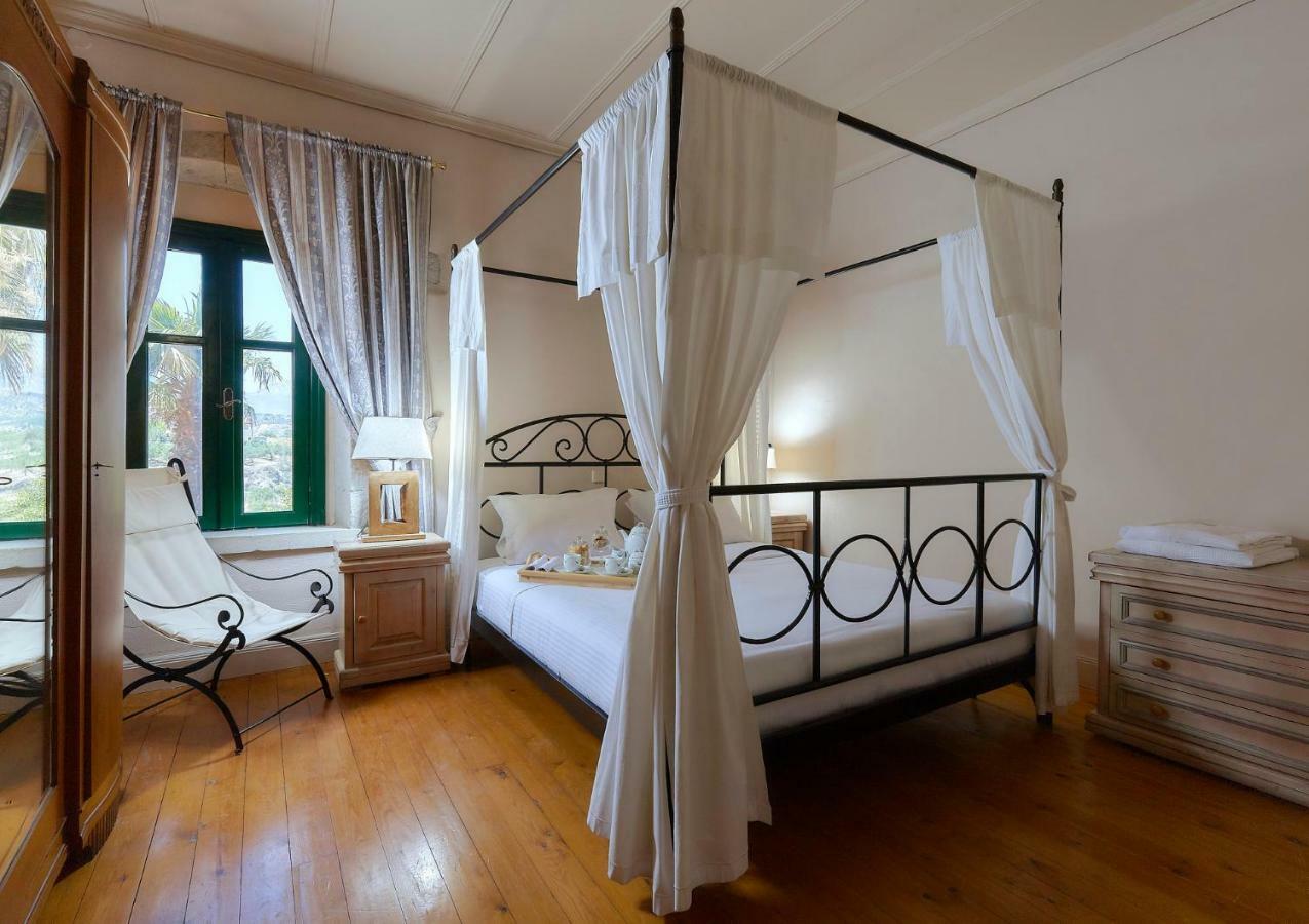 Castello Villa Daphnes - Private Pool & Whirlpool Dhafnes Bagian luar foto
